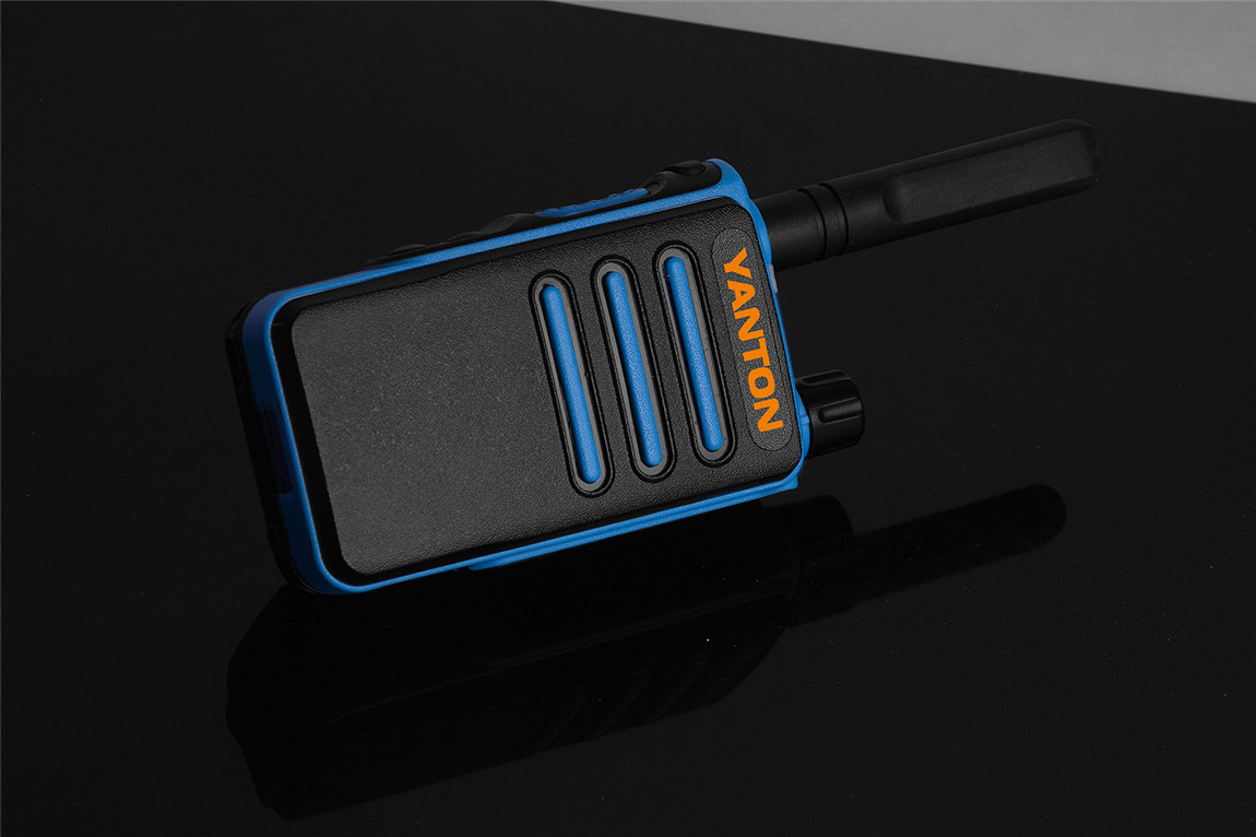 4g walkie talkie with tracker